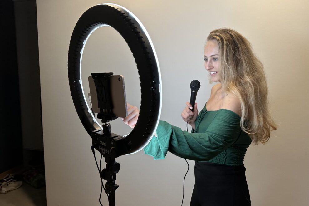 Video sveciu knyga sventems